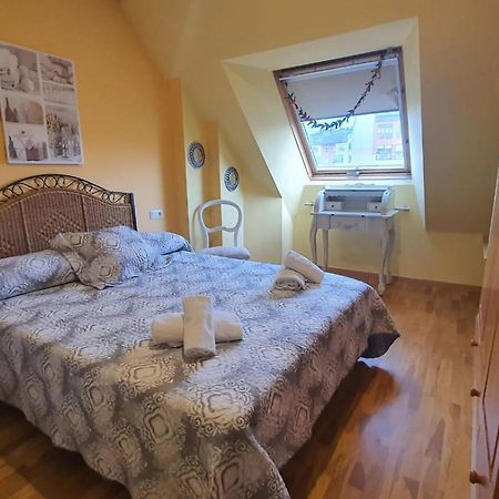 Apartamento O Xardin Ribadeo Bagian luar foto