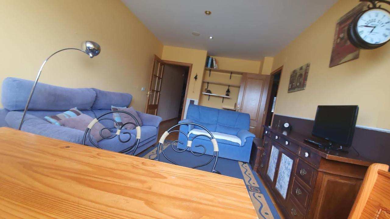 Apartamento O Xardin Ribadeo Bagian luar foto