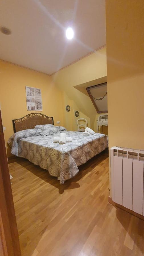 Apartamento O Xardin Ribadeo Bagian luar foto