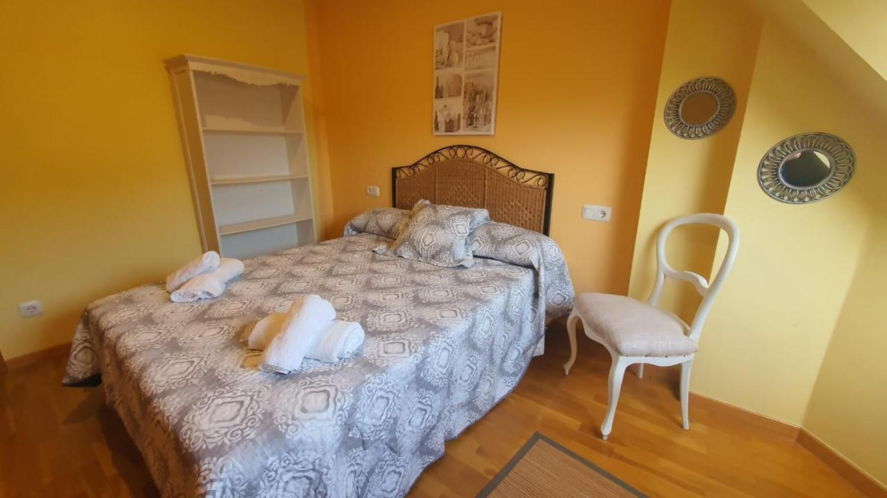 Apartamento O Xardin Ribadeo Bagian luar foto