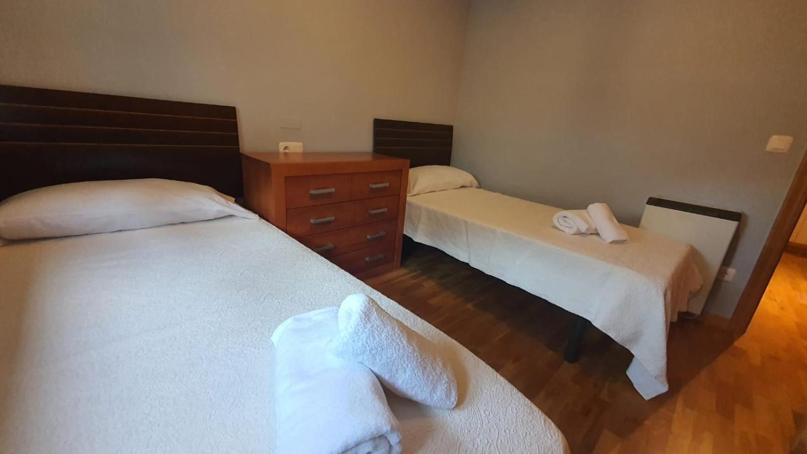 Apartamento O Xardin Ribadeo Bagian luar foto
